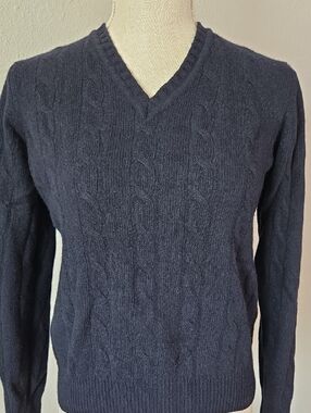 Dooney & Bourke Women's V-Neck Cable Knit Sweater - Navy